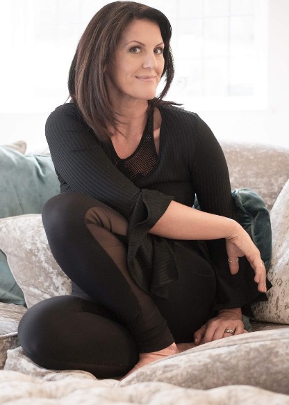 Kat K Models Plus - Gradient Photos - Artistic HD Collection