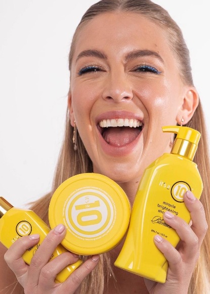 Tara S Models Plus - 8K Ocean Designs for Desktop