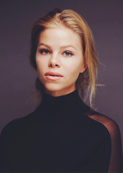 Jasmine H New View Modeling - Premium Nature Texture Gallery - Retina