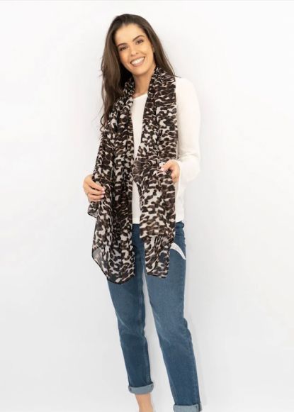 Serena Models Plus - Perfect 4K Gradient Wallpapers | Free Download