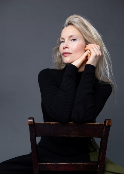 Harriet M Models Plus - Gorgeous Vintage Picture - Mobile