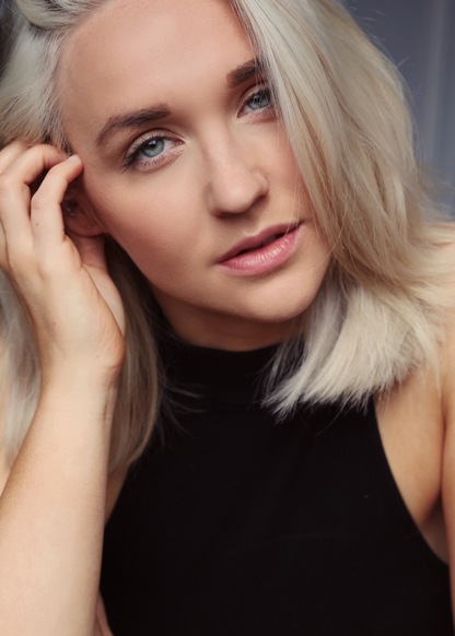 Abbie L Anglais Medium - Classic Vintage Image - Desktop