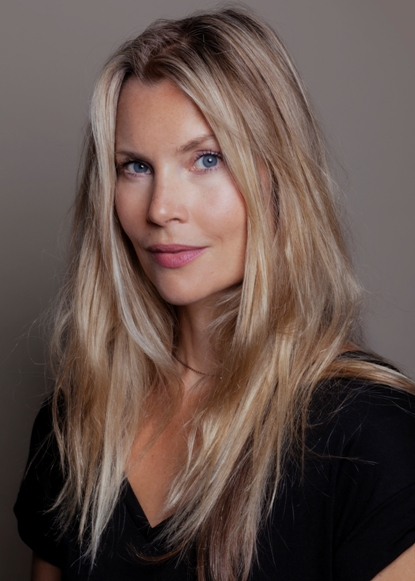 Harriet M Models Plus - 8K Gradient Arts for Desktop