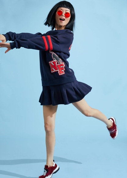 Maggie Models Plus - High Quality Geometric Background - High Resolution