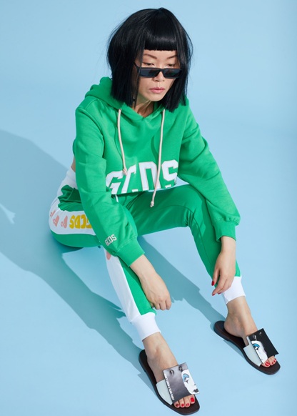 Maggie Models Plus - Stunning 4K Nature Images | Free Download