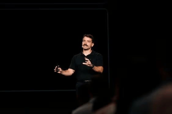Vercel CEO Guillermo Rauch reveals why relying on a single AI lab is obsolete, urging developers to split core agent logic from underlying AI models.