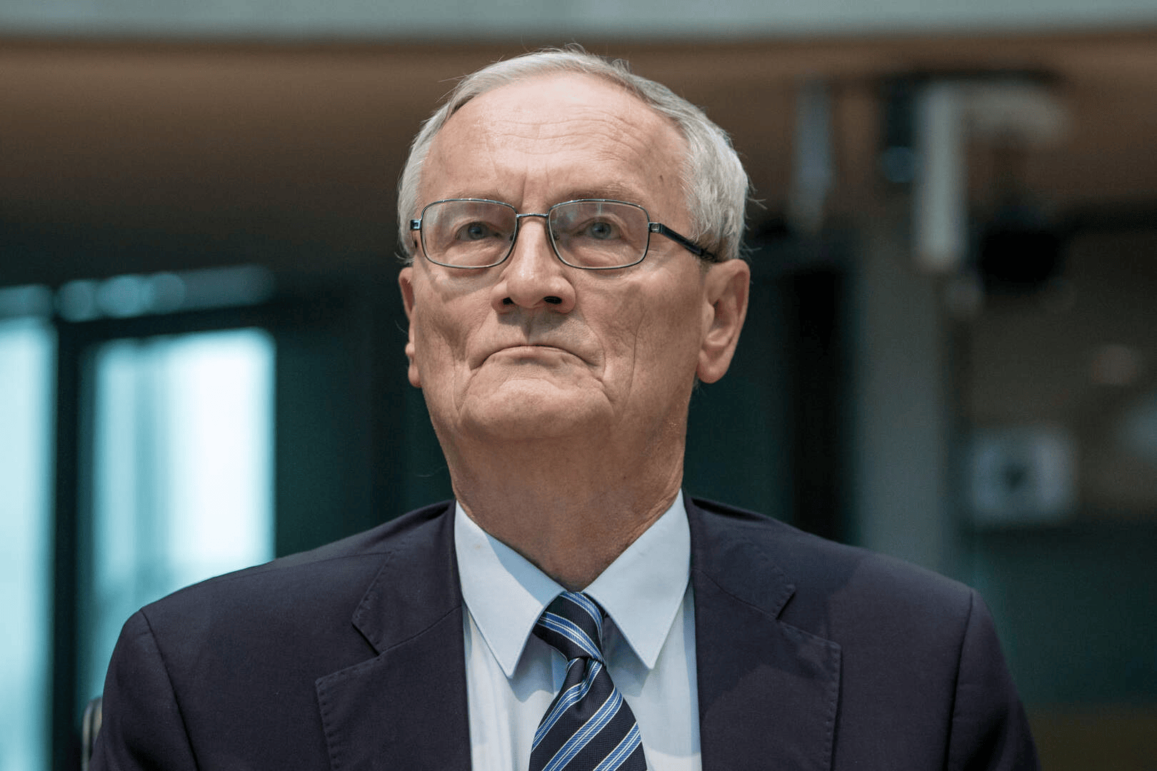 Former German spy chief August Hanning has been arrested on suspicion of buying secret state documents to resell them as part of a major espionage investigation.
