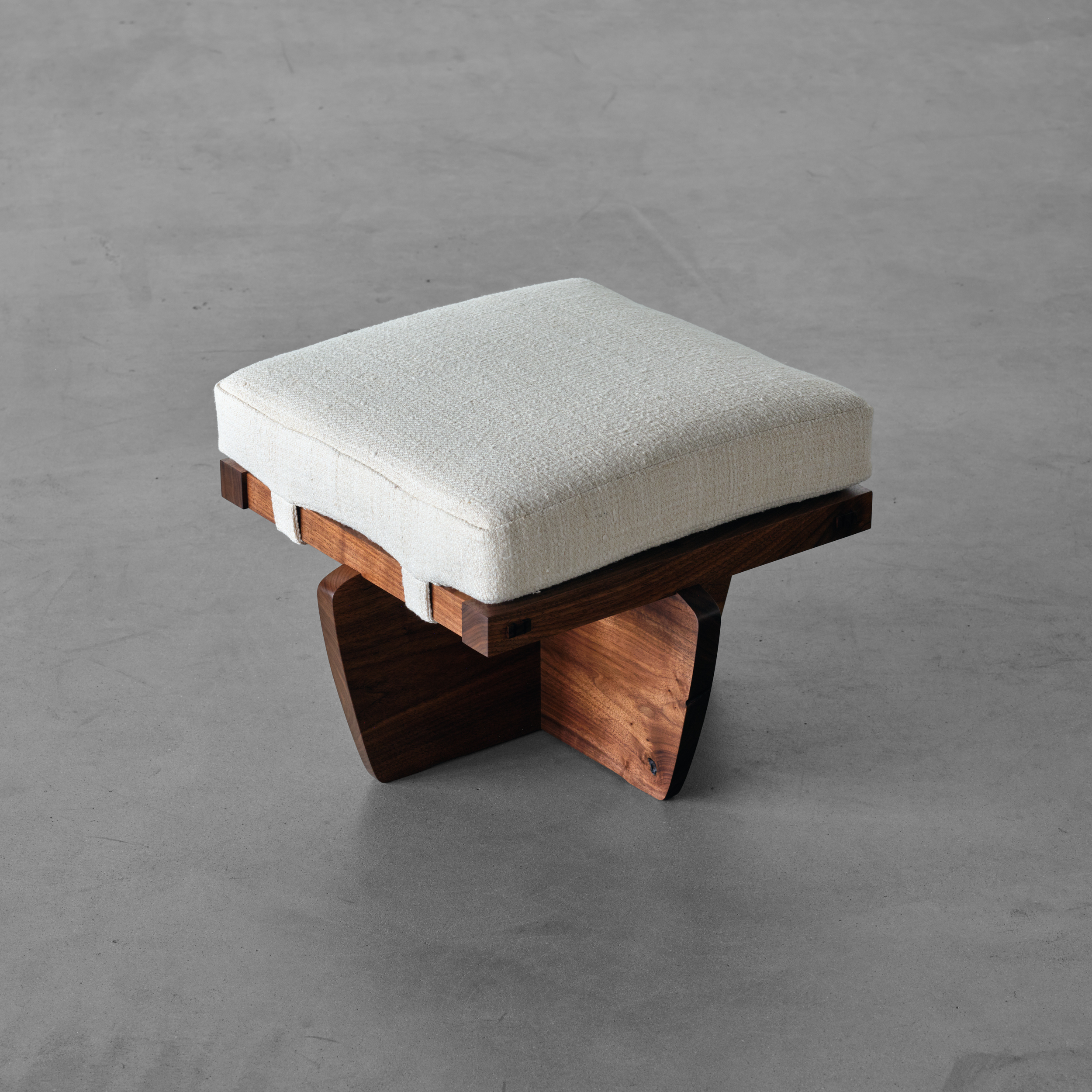 Greenrock Ottoman - Moderne Gallery