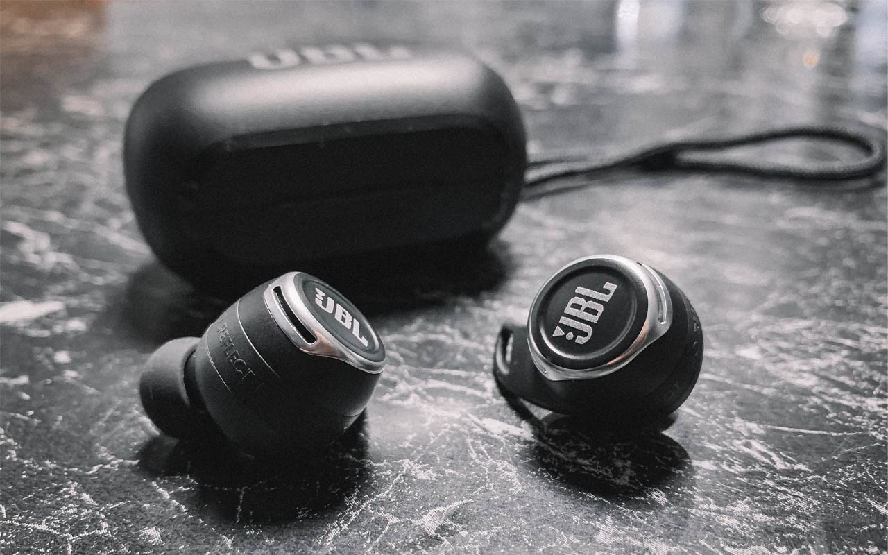 JBL Reflect Flow Pro Test: In-Ear geht baden | MODERNHIFI