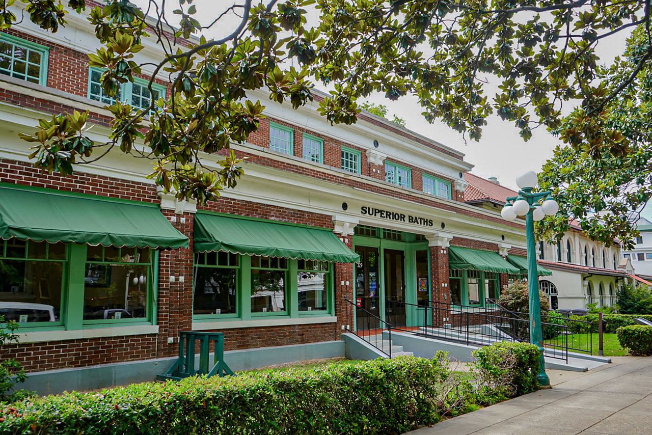 A Gangster’s Paradise: A Complete Guide to Hot Springs, Arkansas