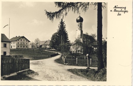 Anschließend werden die lüftungsgitter entfernt und das abgasrohr zwischen heizeinsatz und nachheizregister demontiert. Alter Wirt