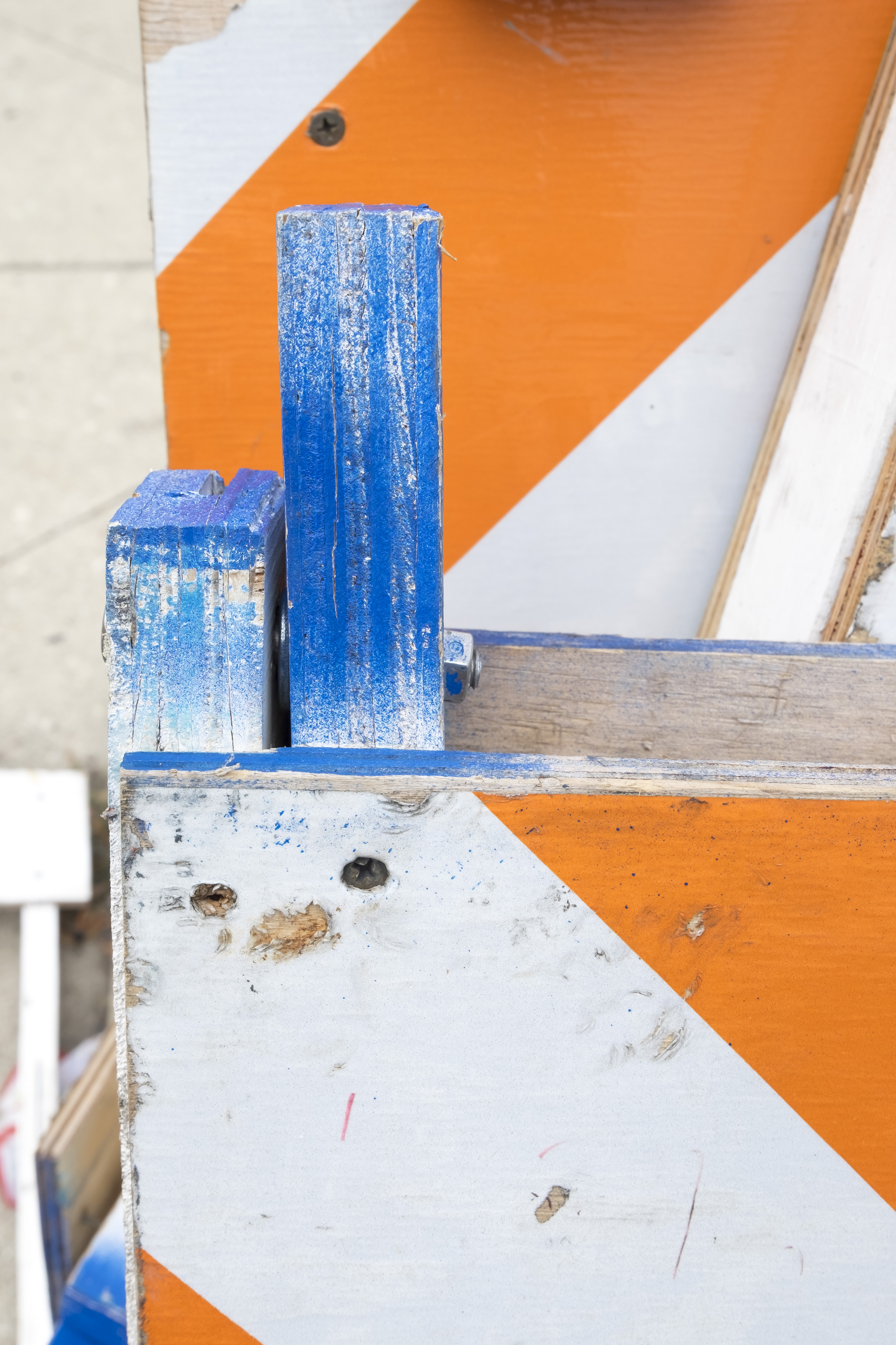 Complementary colors: blue and orange