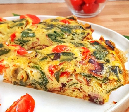 This spinach tomato frittata is a keto, low carb and whole30 recipe that's perfect for any meal from brunch to dinner, they're easy and delicious.
