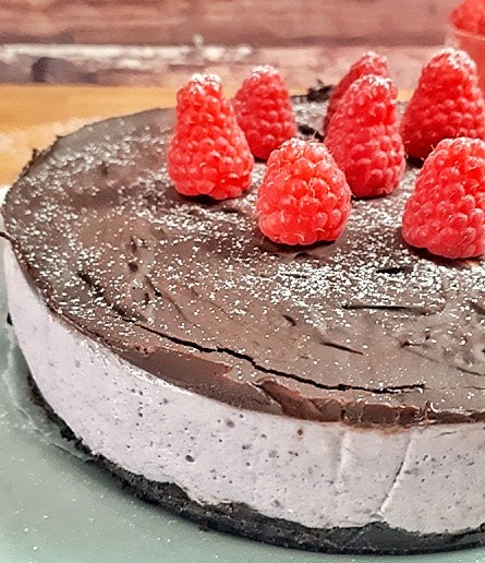 This amazing keto Low Carb Peppermint Cheesecake is so easy to make. It will impress everyone you serve it on your Christmas celebration!