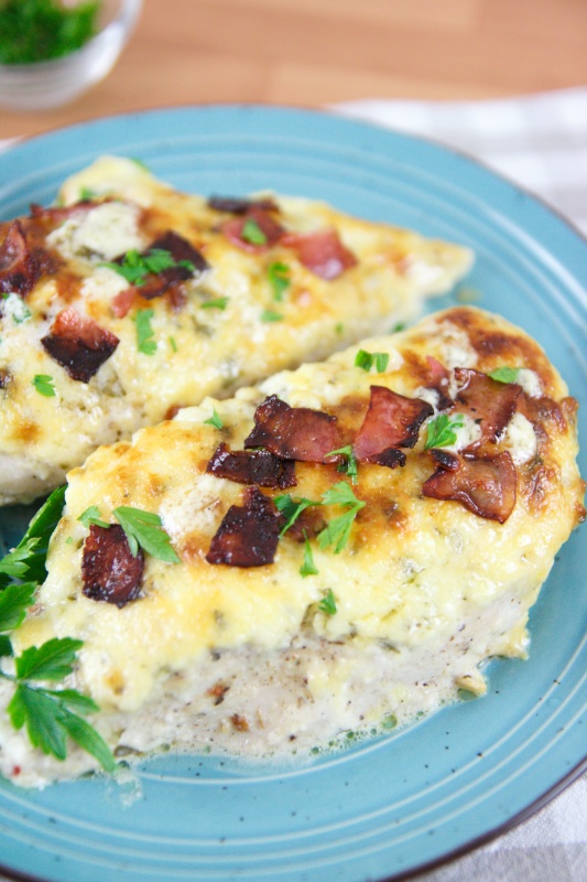This easy Keto Low Carb Baked Ranch Chicken with Bacon is perfect for busy weeknight dinners. It takes 30-40 minutes to make.