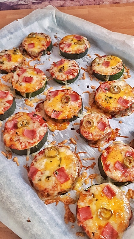 Who says eating healthy has to be difficult? These 20 easy keto lunch meal prep recipes, prove that eating healthy can be delicious and is anything but boring!