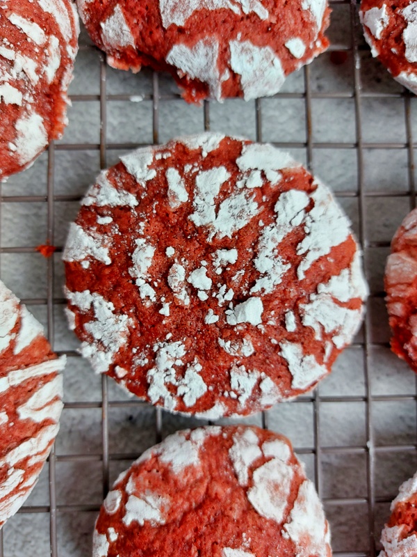 Soft and gooey, with a beautiful red color, these Red Velvet Crinkle Cookies are a great choice for a cookie exchange and also for Valentine’s day dessert recipe.
