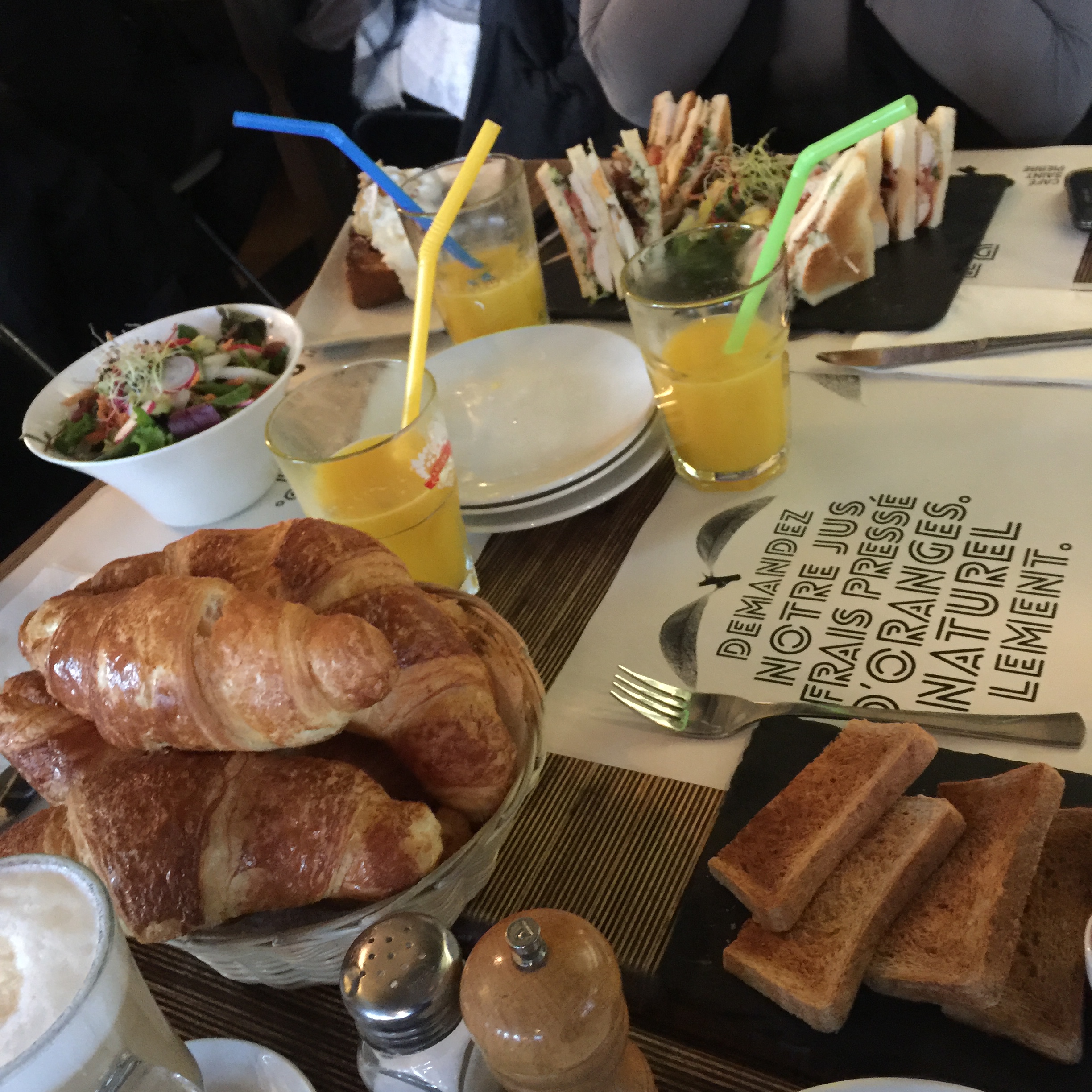 Brunch du dimanche au Café Saint Pierre