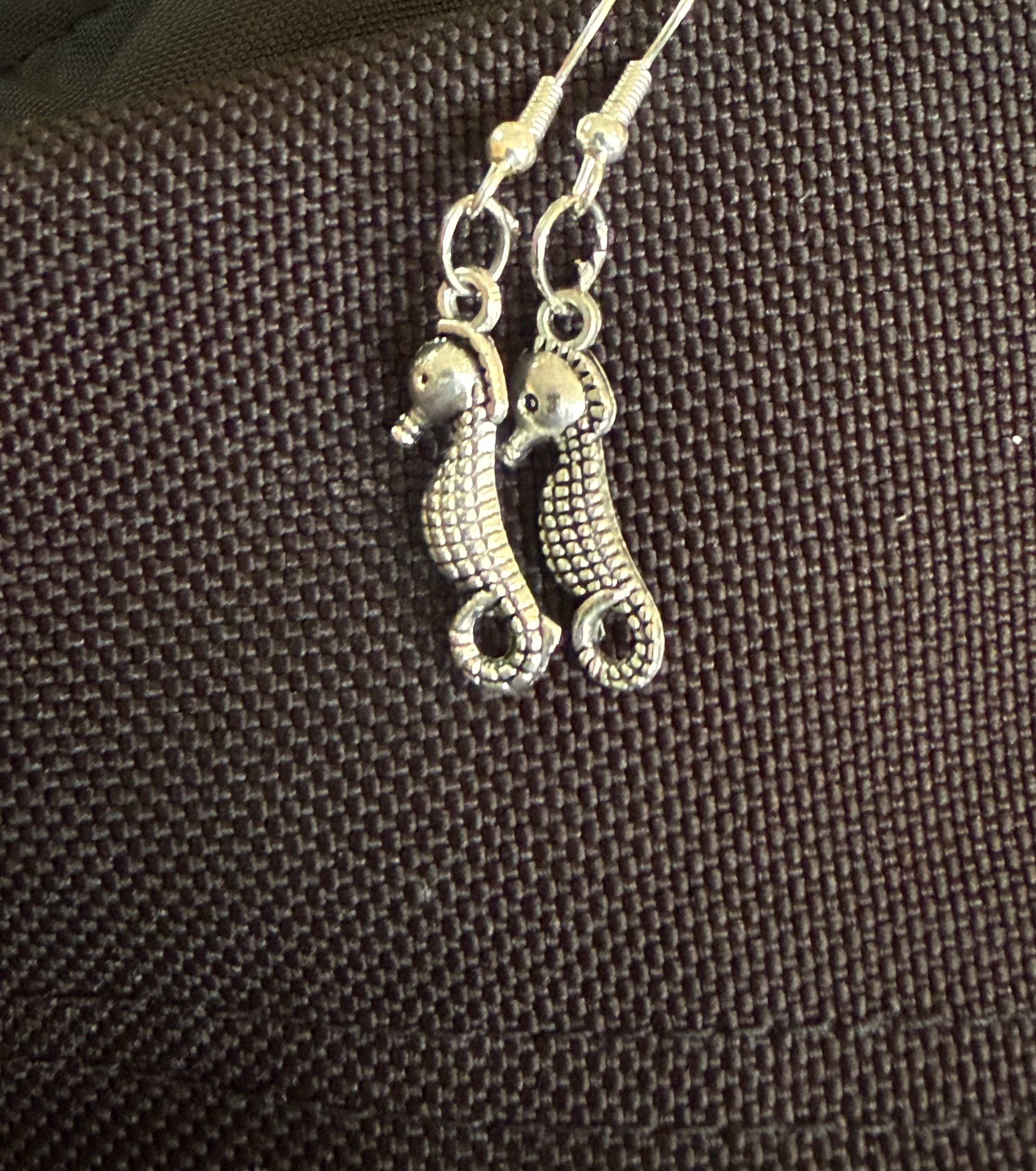Sea horse earrings 