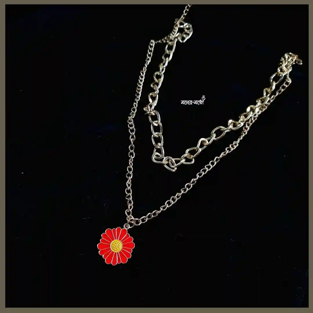 Western Daisy Layered Chain White