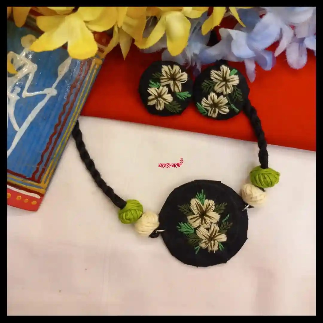 Beautiful Embroidered Choker Set 1 Beautiful Embroidered Choker Set