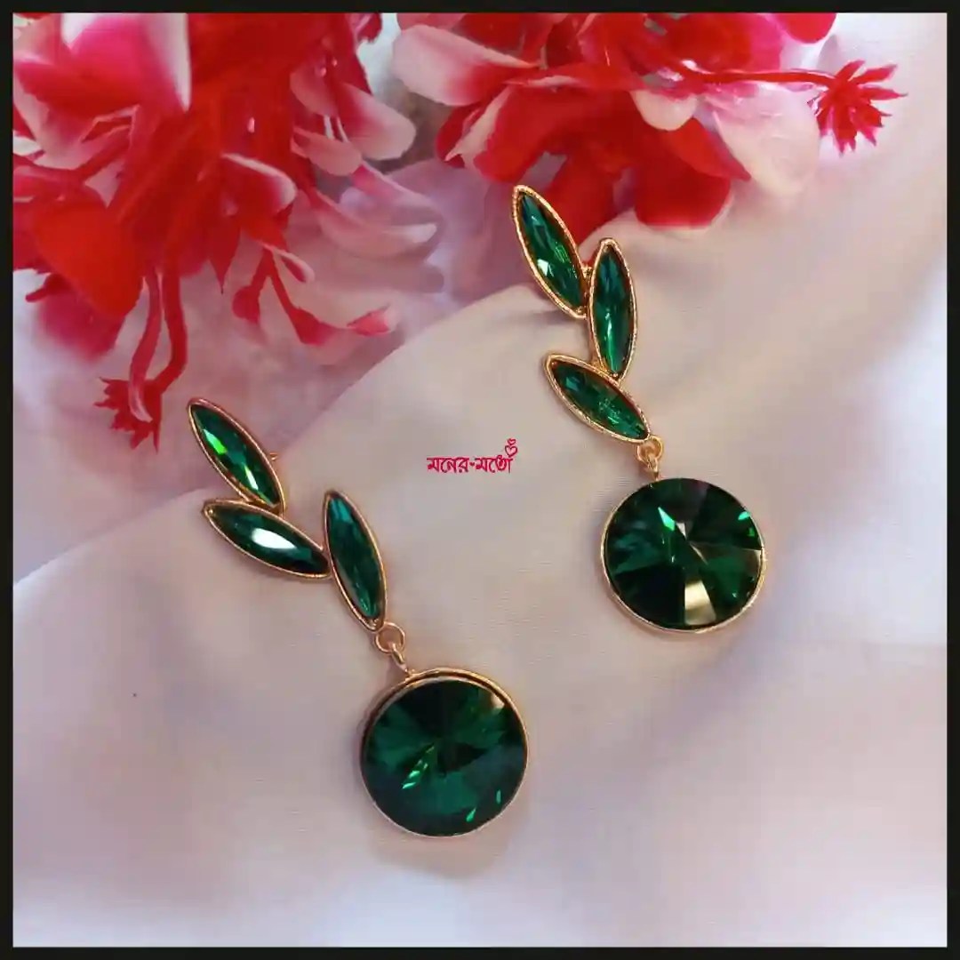Western Brass Stone Leaf Earrings Black