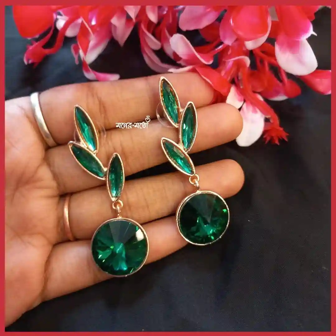Western Brass Stone Leaf Earrings Black