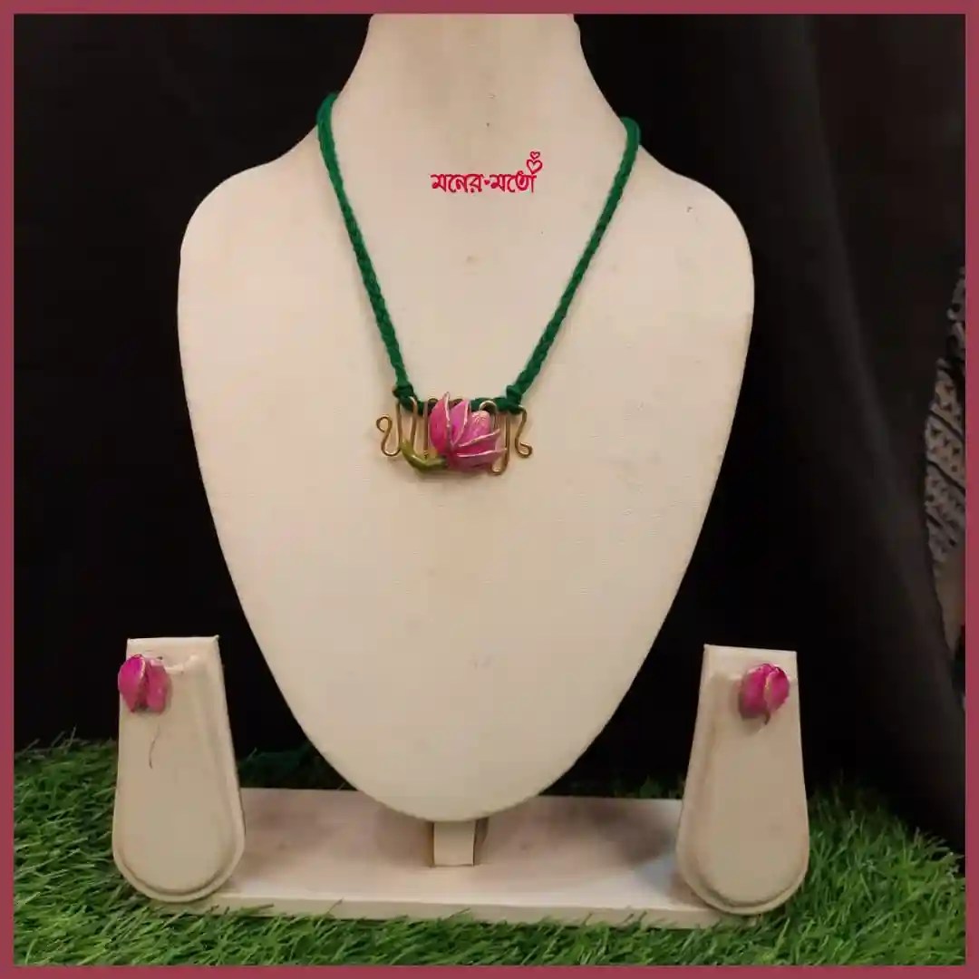 Dokra Clay Fusion Lotus Choker Set