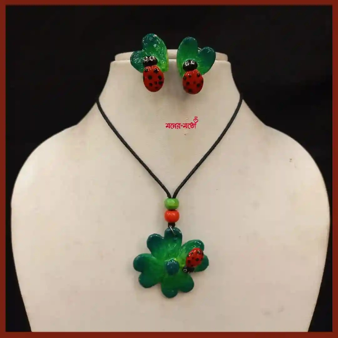 Clay Ladybug on Leaf Choker Set