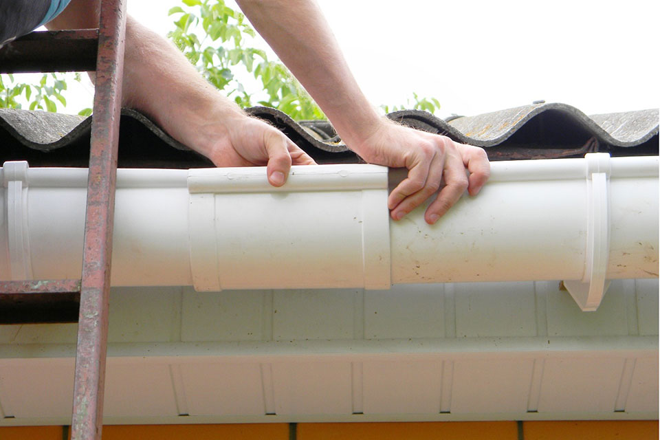 Install-gutter-guards