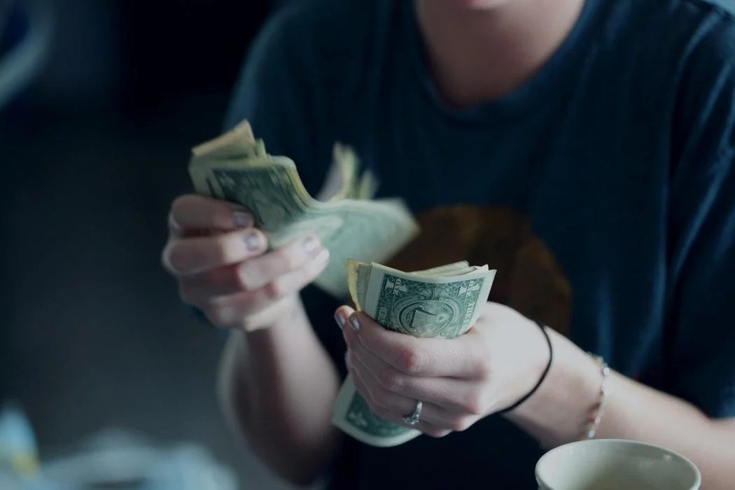 How to Manage Money on a Low Income