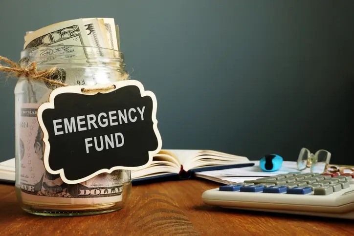 Emergency fund savings - illustration on how to build and manage emergency funds