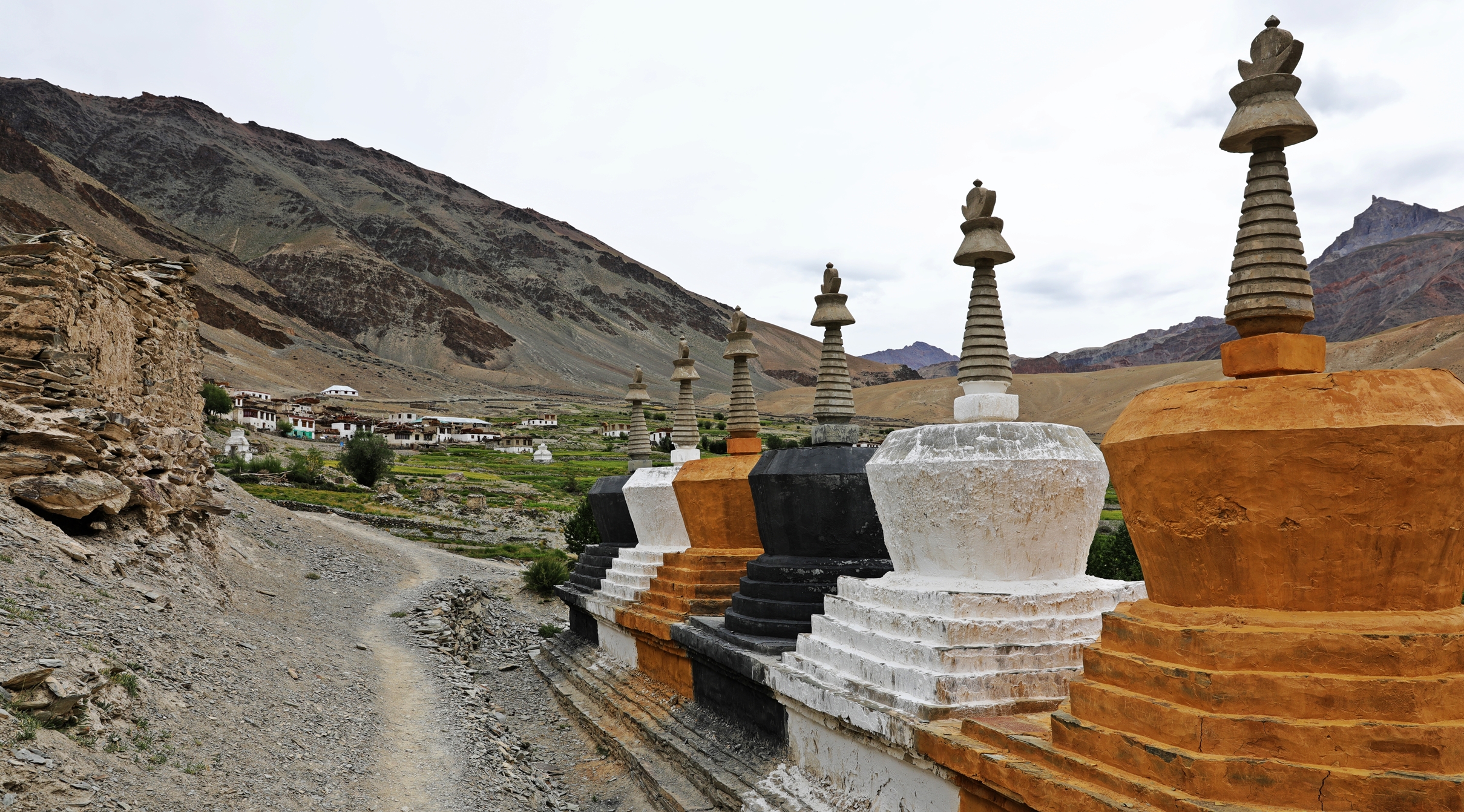 Chortens in Cha