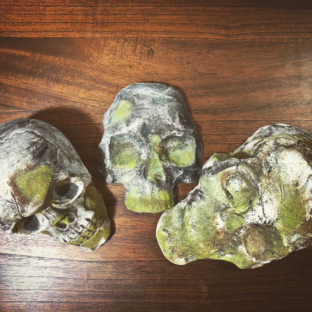 Easy DIY Cement Skulls Tutorial – here’s your weekend Halloween project