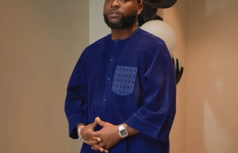 Davido’s Royal Blue Traditional Outfit Shows Why Classic Style Never Goes Out of Fashion Davido's Royal Blue Traditional Outfit Shows Why Classic Style Never Goes Out of Fashion