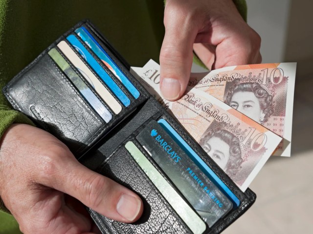 Should You Carry Cash or Use a Card When Travelling Abroad?