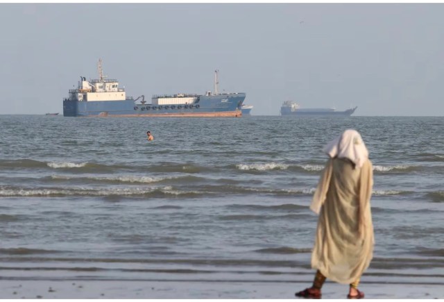 Iran Reportedly Expands Shipping Attacks to Keep Oil Prices High Ahead of US Midterm Elections