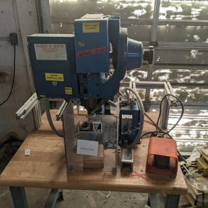 Chicago Riveter Model 450 w/table Moose #R1
