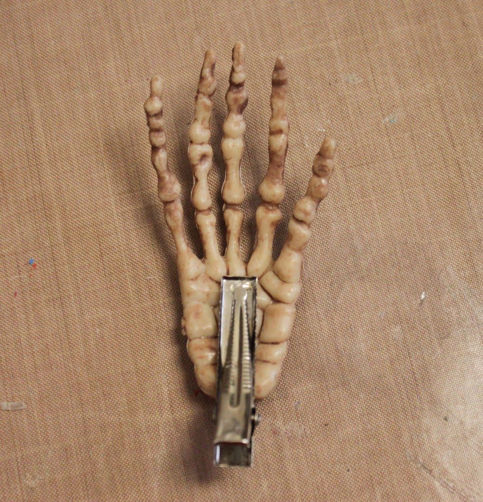 DIY Skeleton Hair Clip for Halloween - Morena's Corner