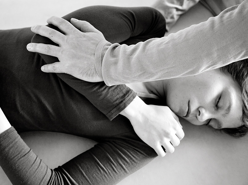 Malcolm Manning giving a Feldenkrais Method individual Functional Integration session