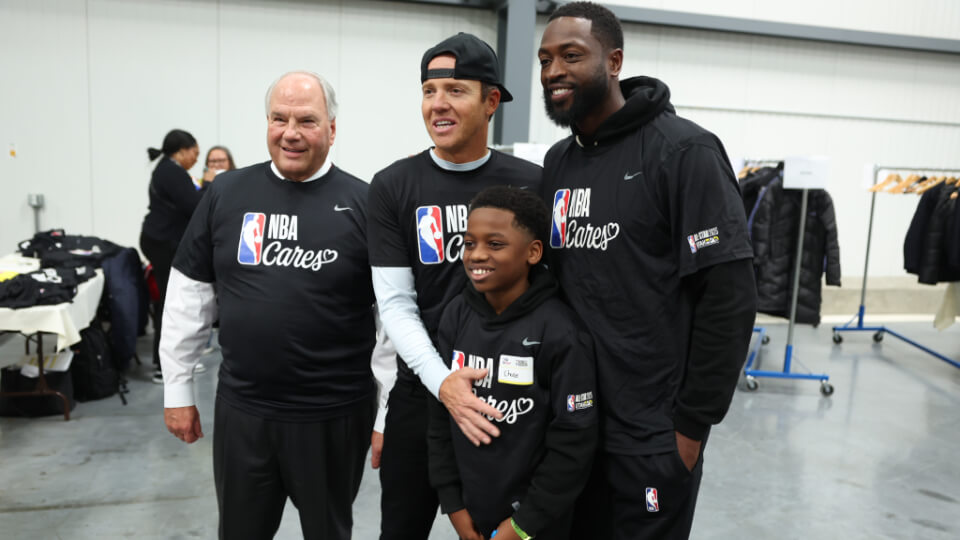 A Slam Dunk of a Service Project: The NBA and the Church of Jesus Christ Feed the HungryPlayers and other volunteers assemble thousands of food and hygiene kits for friends in need throughout Utah