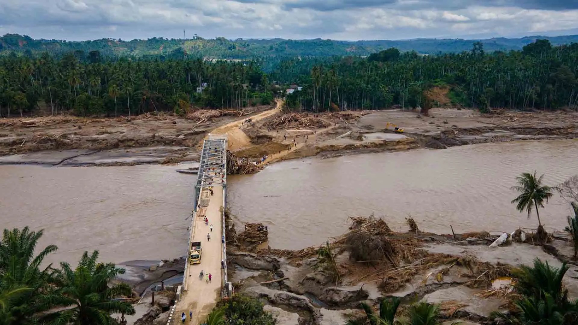Over one thousand dead in Indonesia after massive floods