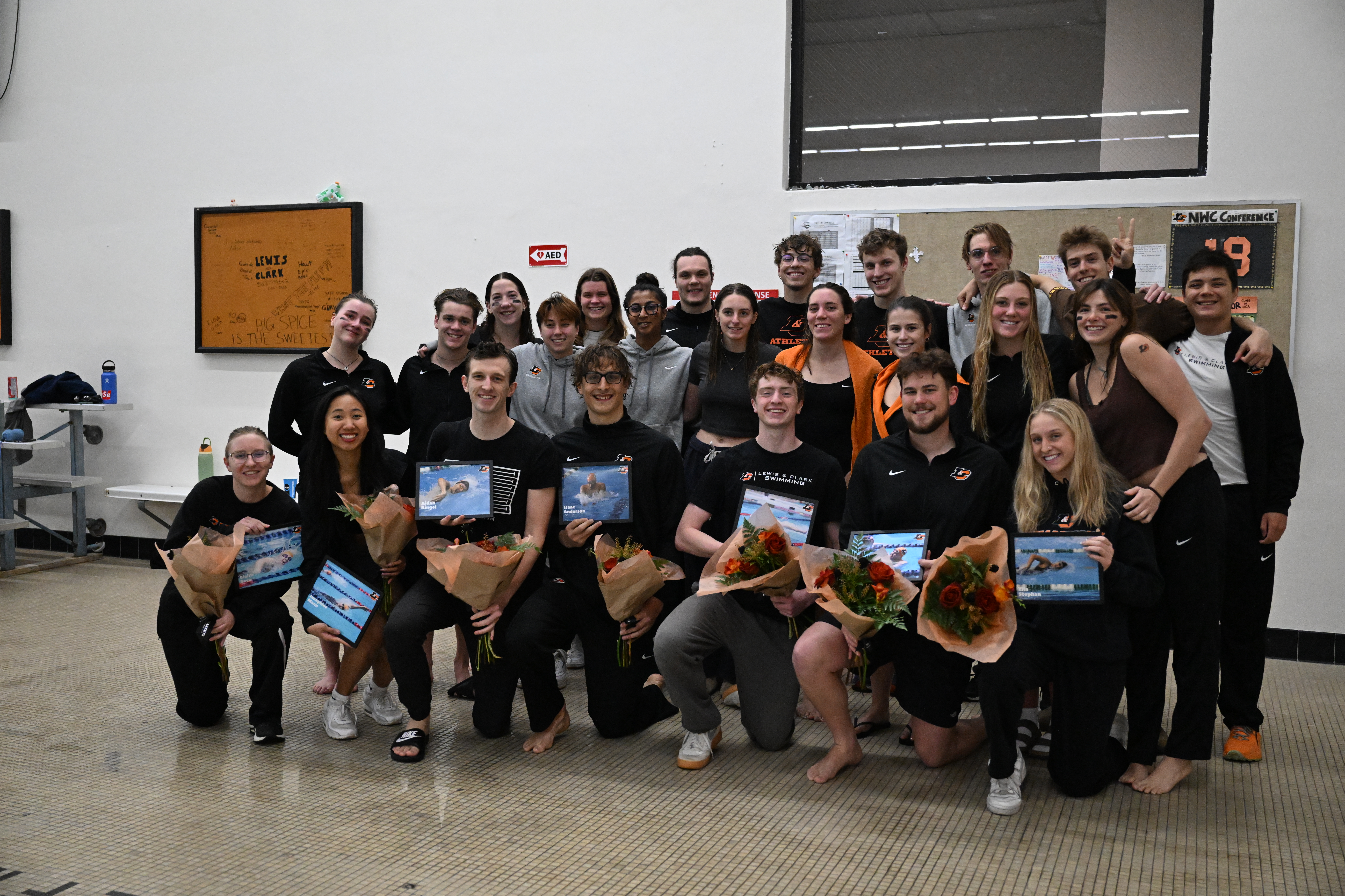 Group photo of LC swim athletes