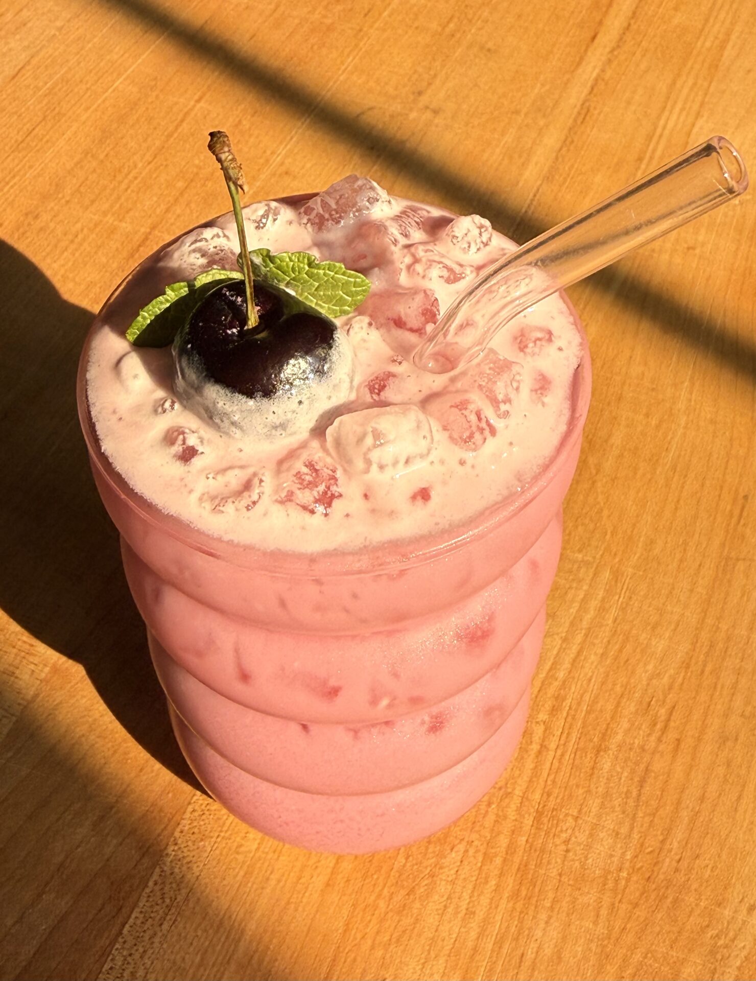 Cherry Brazilian Lemonade (Limonada Suíça de Cereja)