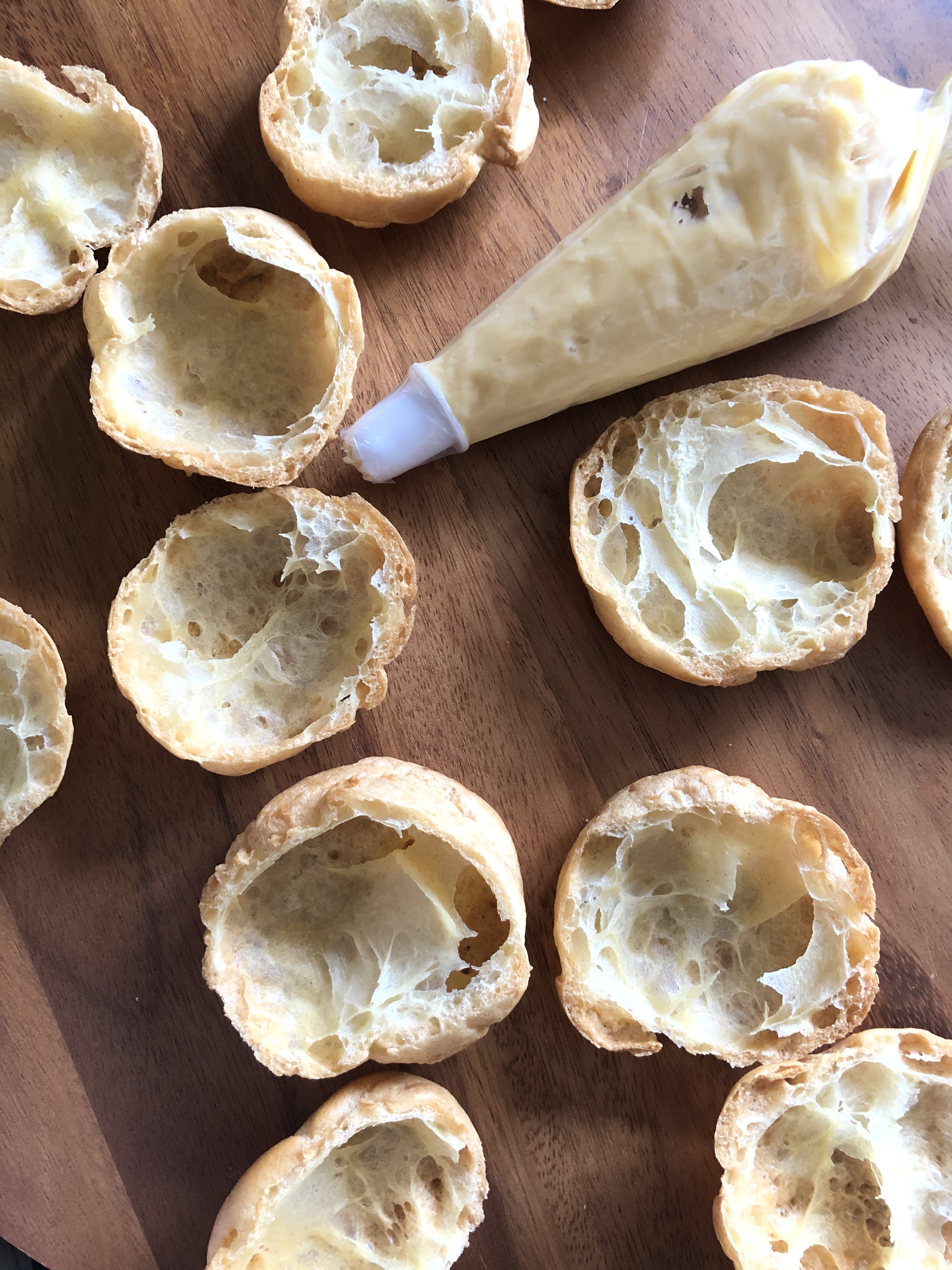 filling choux buns