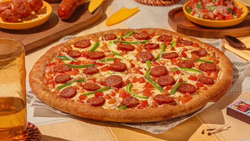 La marca Under Pizza vuelve a sorprender a sus consumidores, esta vez con la Choripizza elaborada con chorizo de Chillán