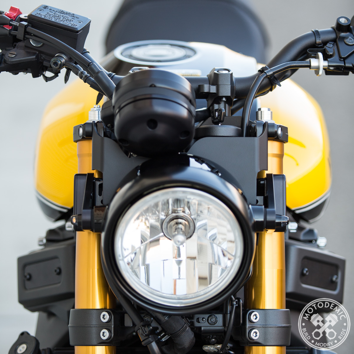 XSR900 Gauge Relocation Kit • MOTODEMIC