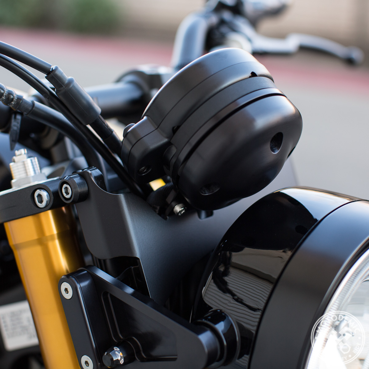 XSR900 Gauge Relocation Kit • MOTODEMIC