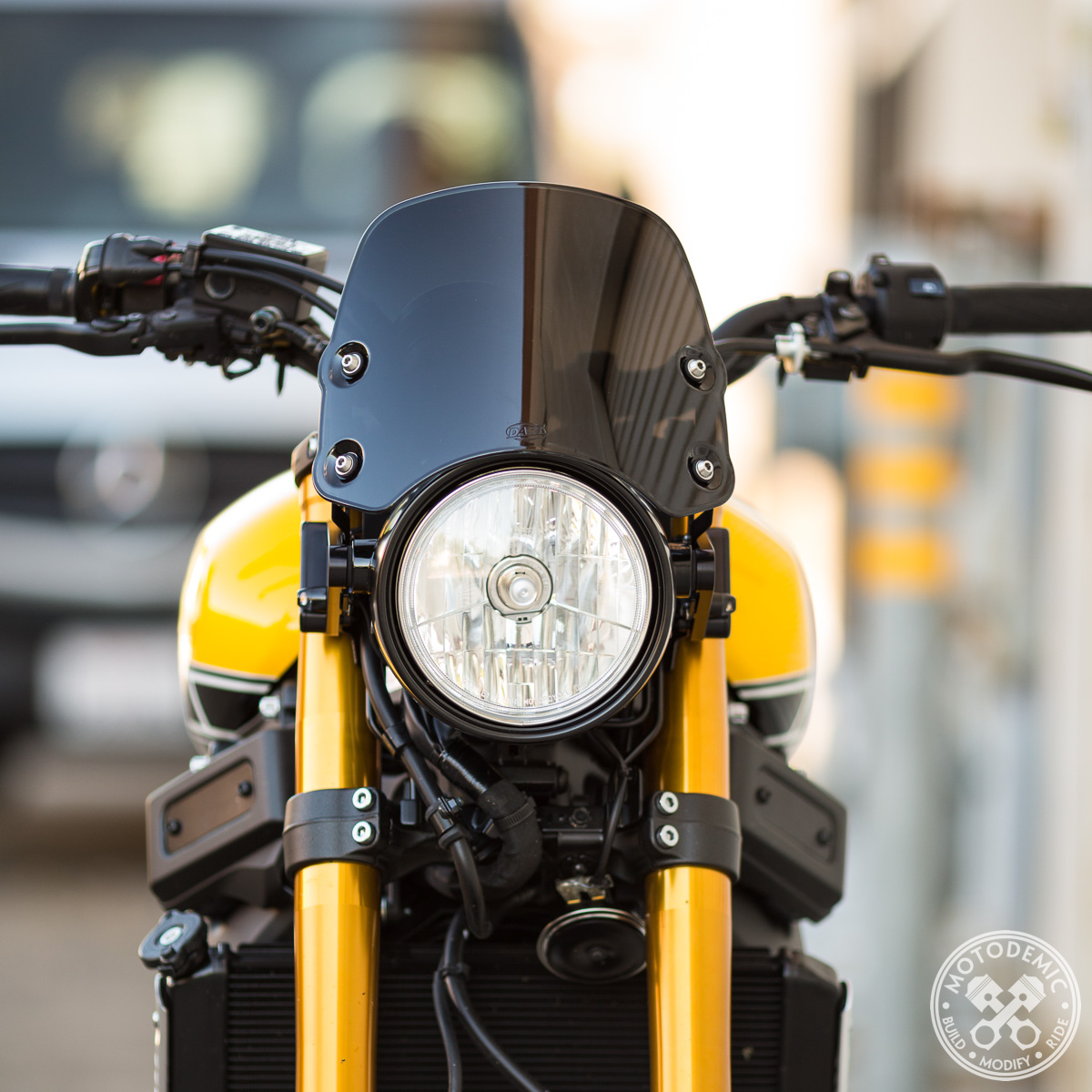 Replacement Screen • MOTODEMIC