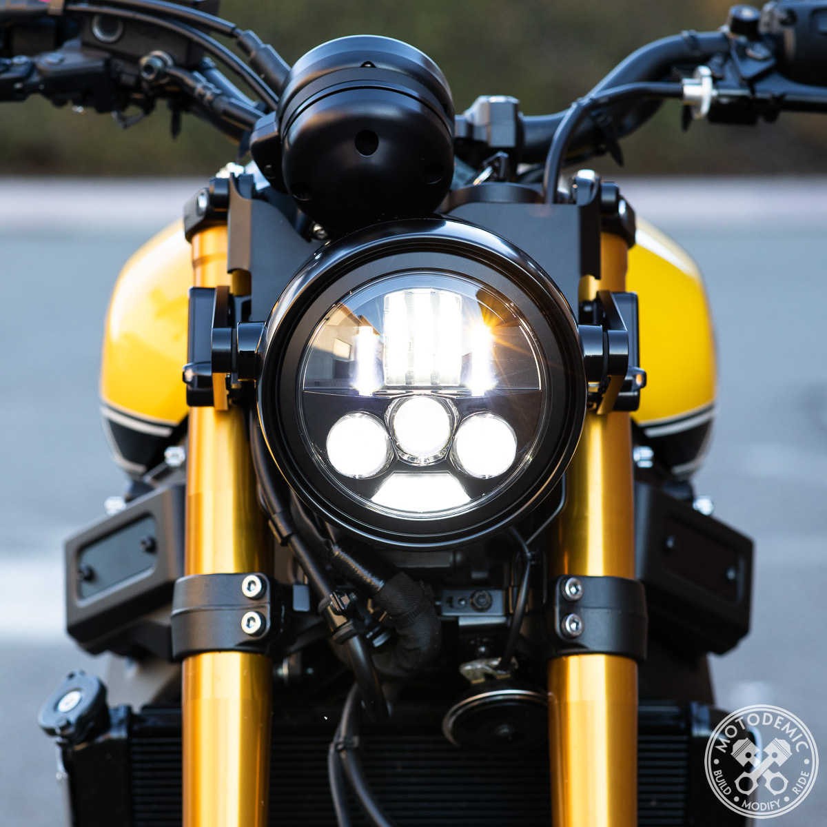 YAMAHA BOLT 純正ヘッドライト Yamaha BOLT (XV950) LED Headlight Upgrade • MOTODEMIC
